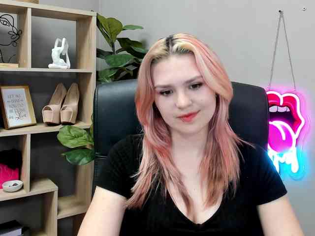 Model: SweetLilyxo