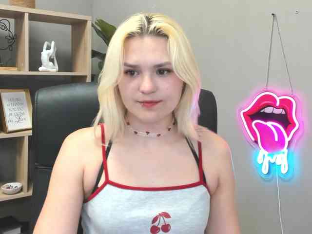 SweetLilyxo webcam
