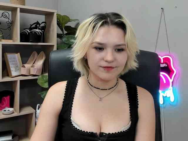 Model: SweetLilyxo
