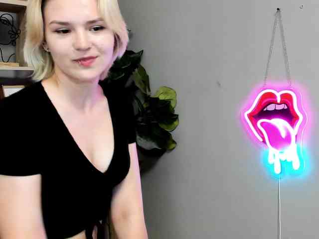 Model: SweetLilyxo