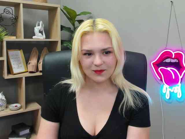 SweetLilyxo webcam