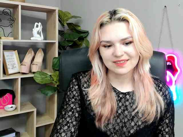SweetLilyxo webcam