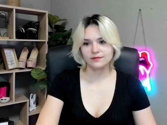 SweetLilyxo webcam