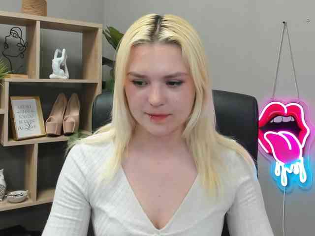 SweetLilyxo webcam
