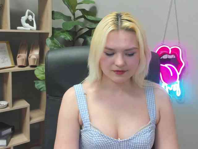 SweetLilyxo webcam