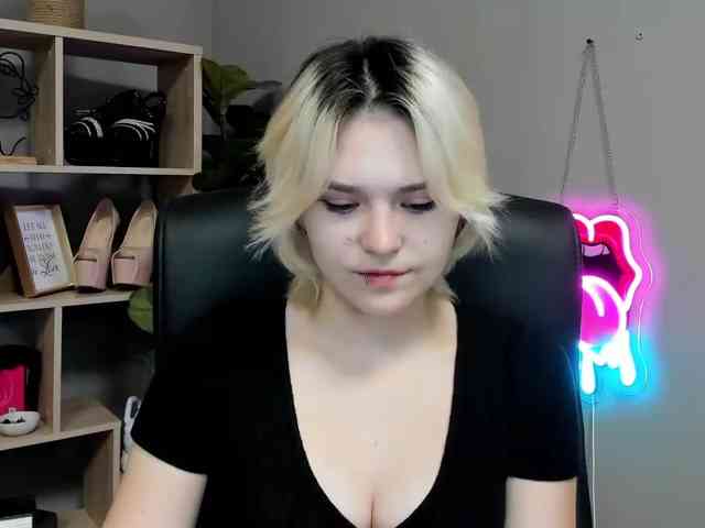 SweetLilyxo webcam