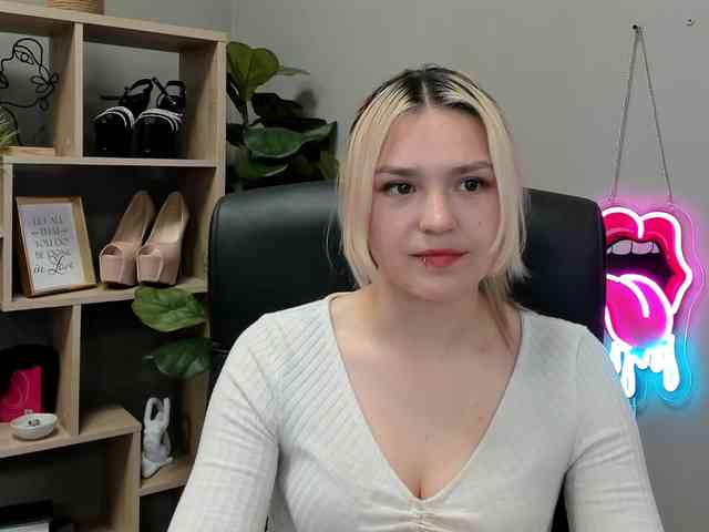 SweetLilyxo webcam