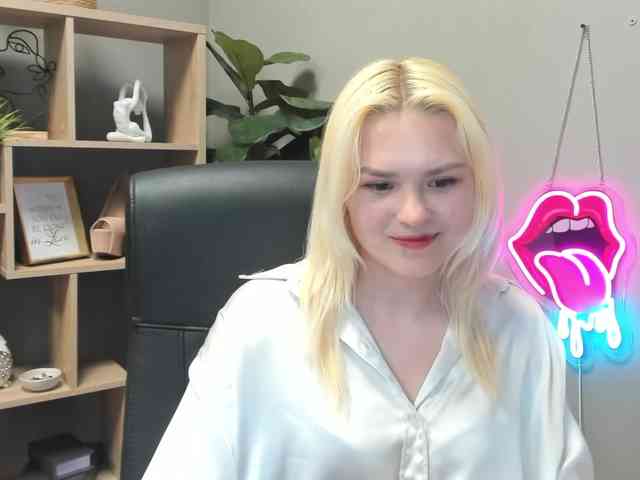 SweetLilyxo webcam