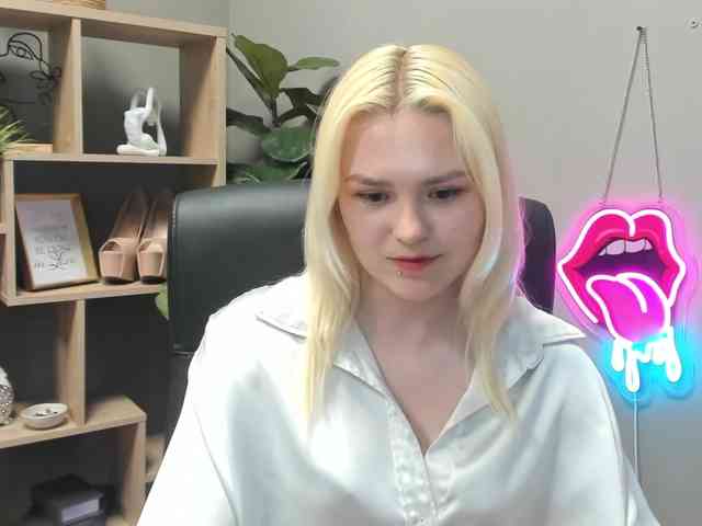 SweetLilyxo webcam