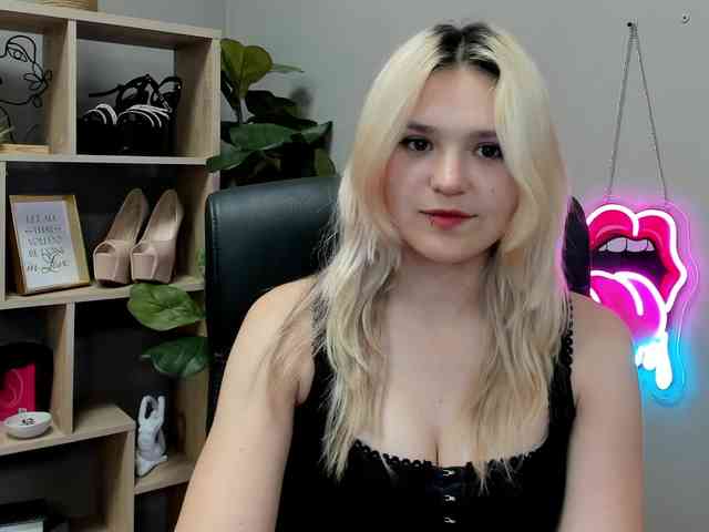 SweetLilyxo webcam