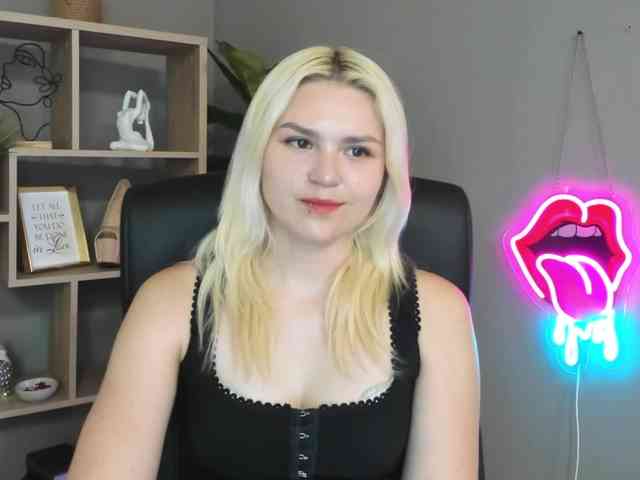SweetLilyxo webcam