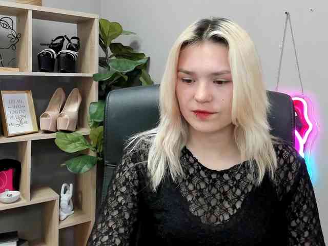 SweetLilyxo webcam