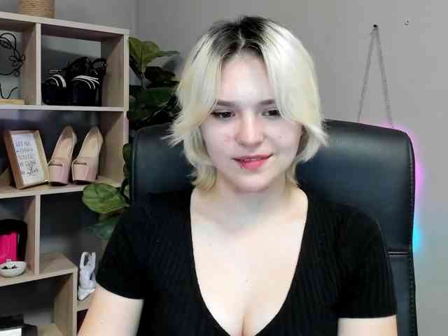 SweetLilyxo webcam
