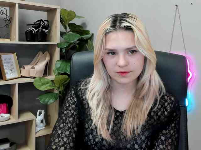 Model: SweetLilyxo