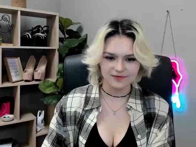 Model: SweetLilyxo