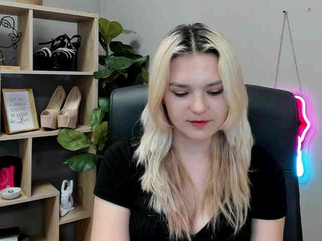 SweetLilyxo webcam