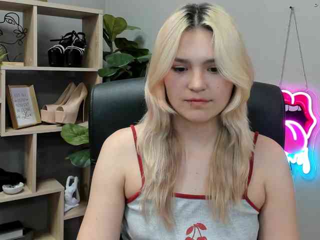 SweetLilyxo Live Webcam on BongaCams