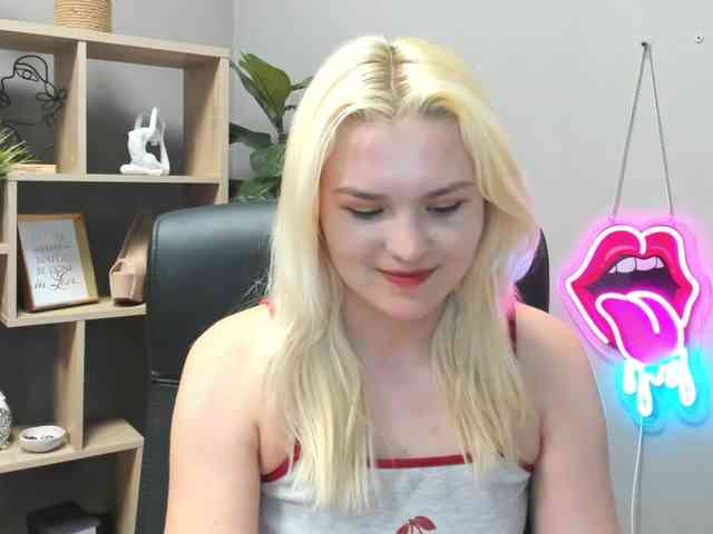 SweetLilyxo webcam