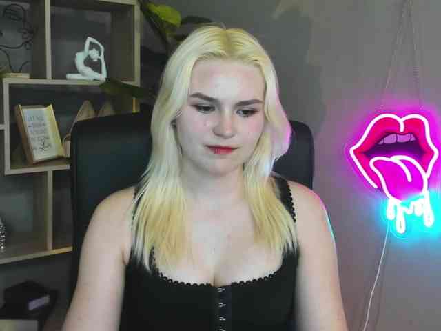 SweetLilyxo webcam