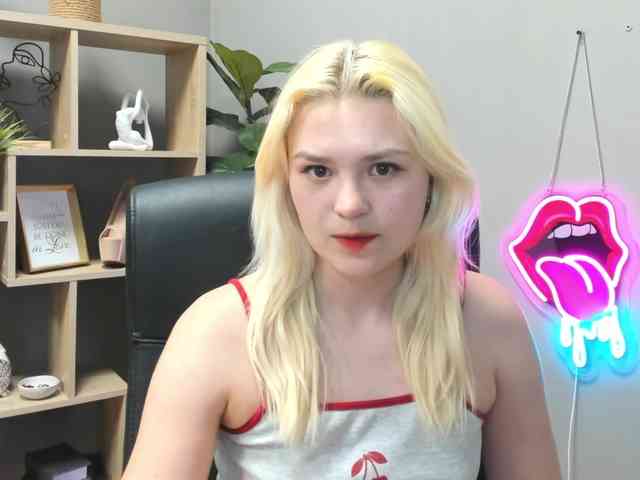 SweetLilyxo webcam