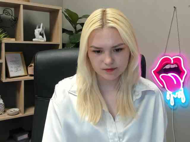 SweetLilyxo webcam