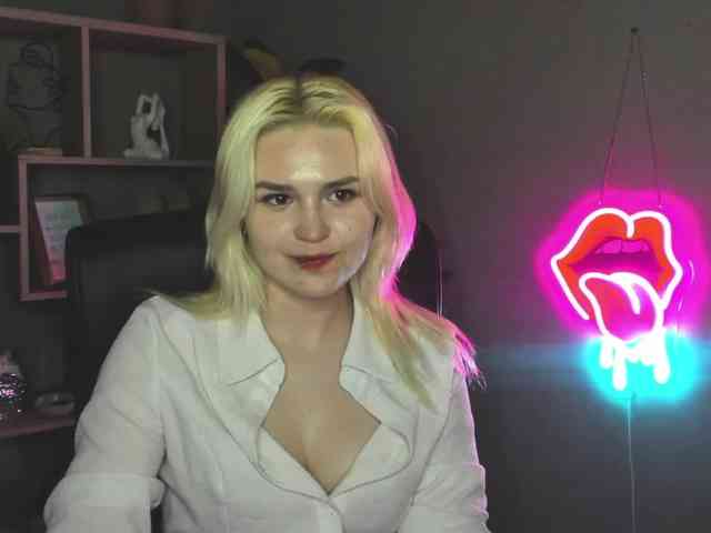 SweetLilyxo webcam