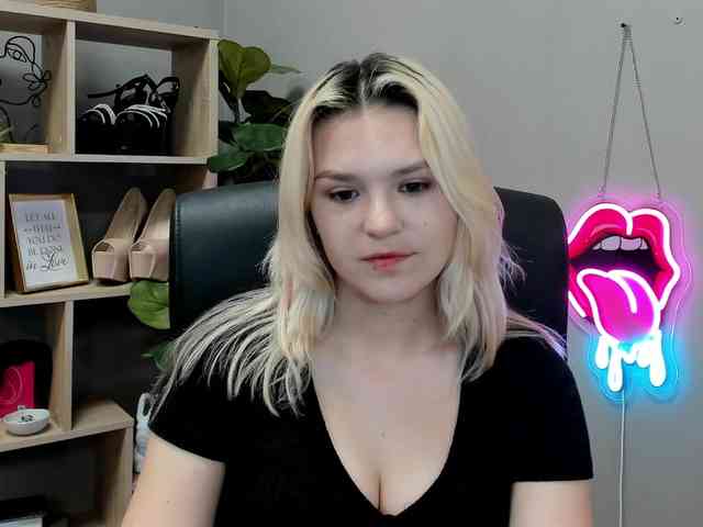 SweetLilyxo webcam