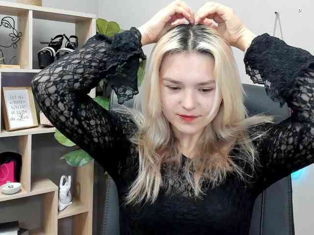 SweetLilyxo webcam