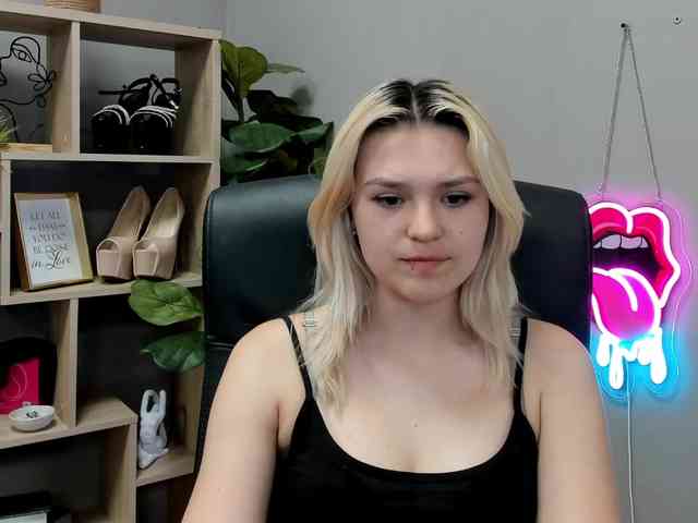 SweetLilyxo webcam