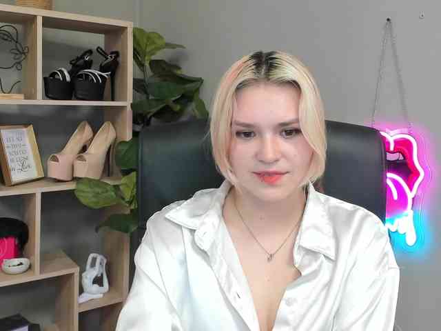 SweetLilyxo webcam