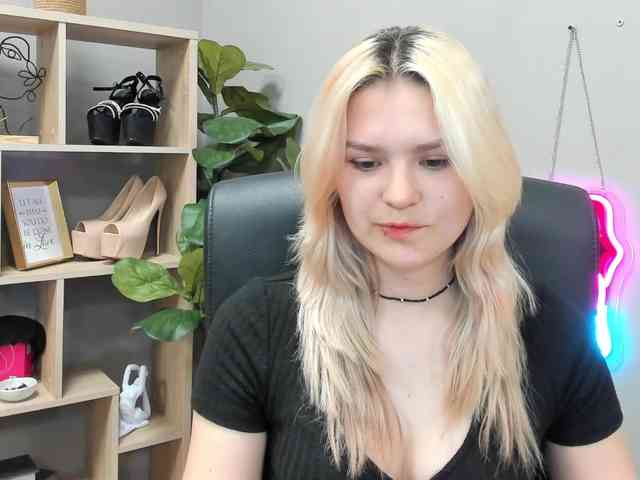 SweetLilyxo webcam
