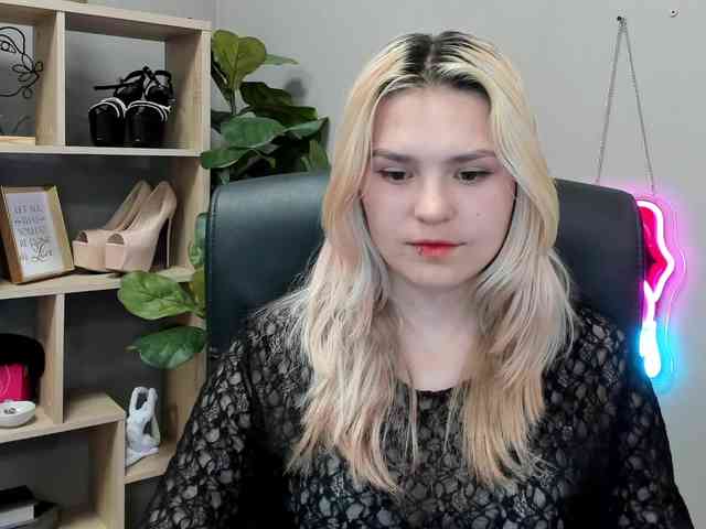 SweetLilyxo webcam