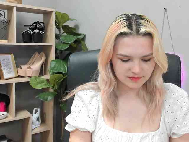 SweetLilyxo webcam