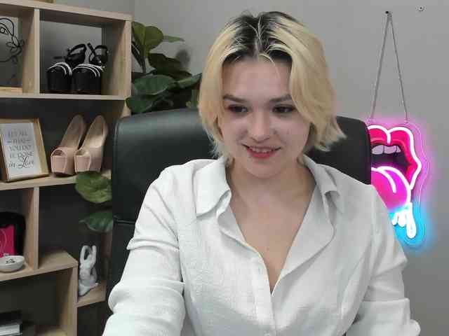 SweetLilyxo webcam