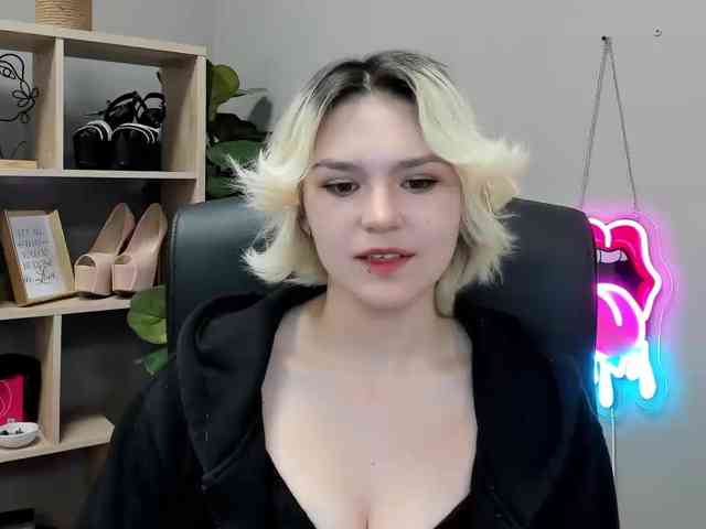 Model: SweetLilyxo