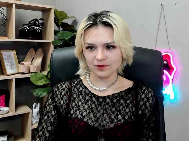 Model: SweetLilyxo