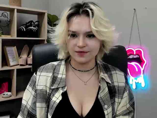 SweetLilyxo webcam