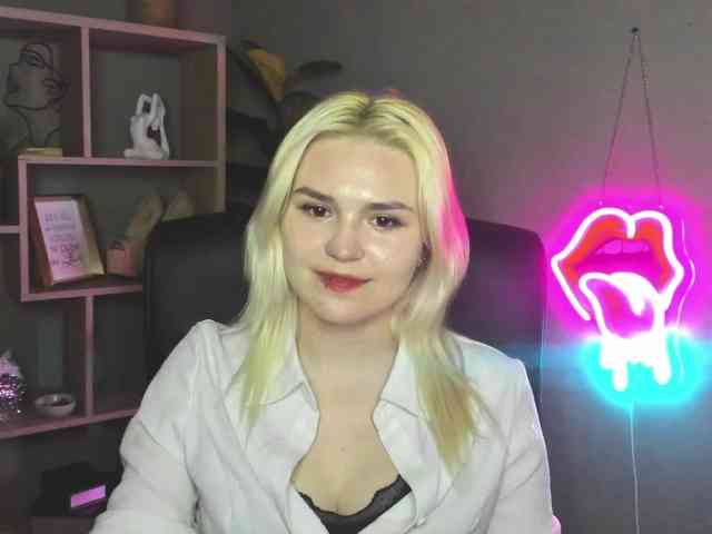 SweetLilyxo webcam