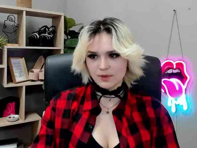 Model: SweetLilyxo