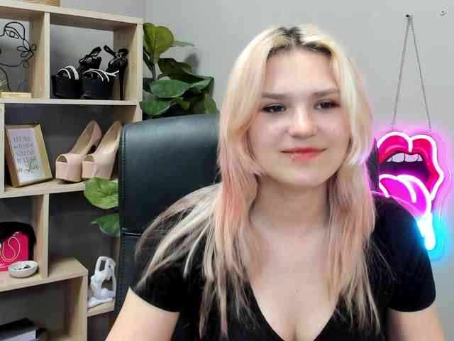 SweetLilyxo webcam