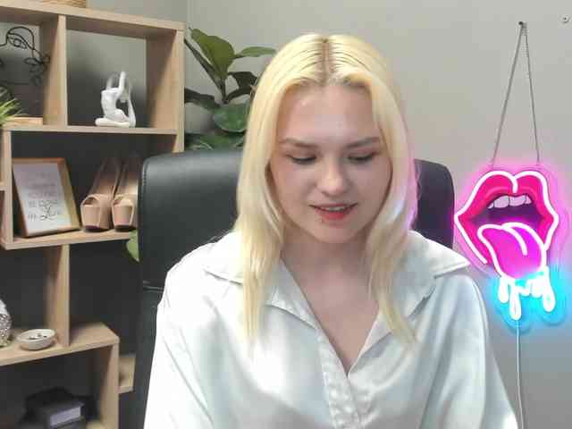 SweetLilyxo webcam