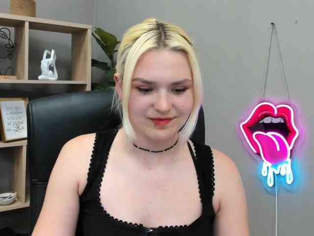 SweetLilyxo webcam