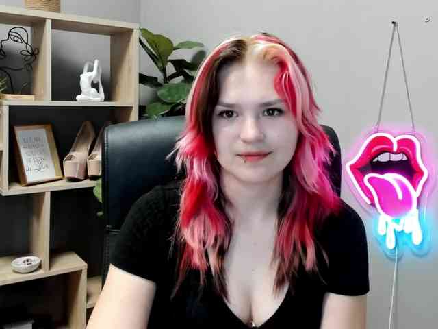 SweetLilyxo webcam