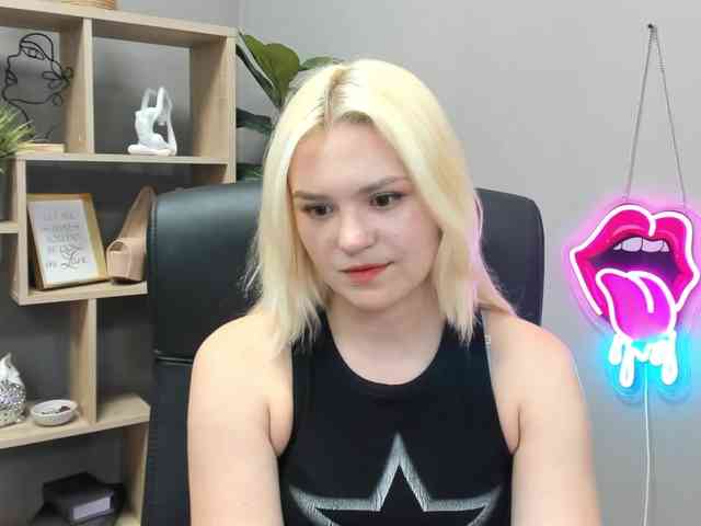 SweetLilyxo webcam