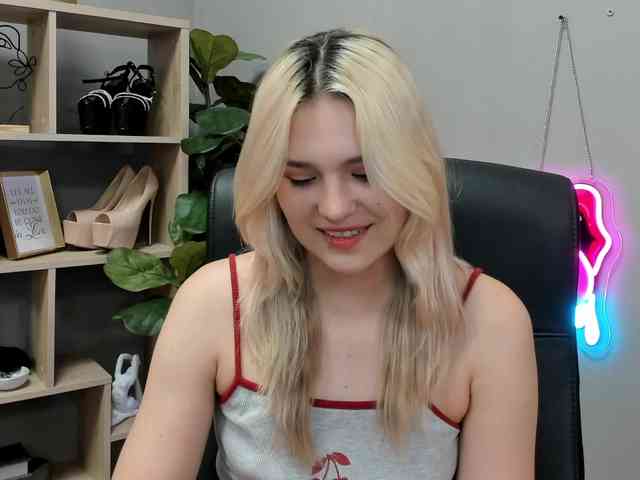 SweetLilyxo webcam