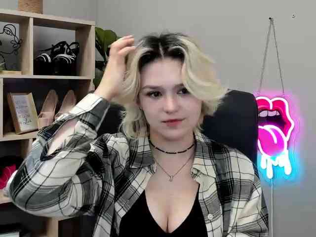 Model: SweetLilyxo
