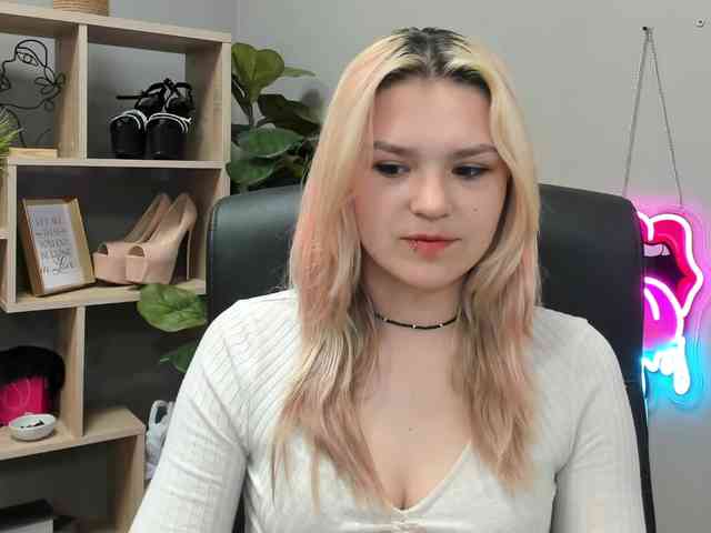 SweetLilyxo webcam
