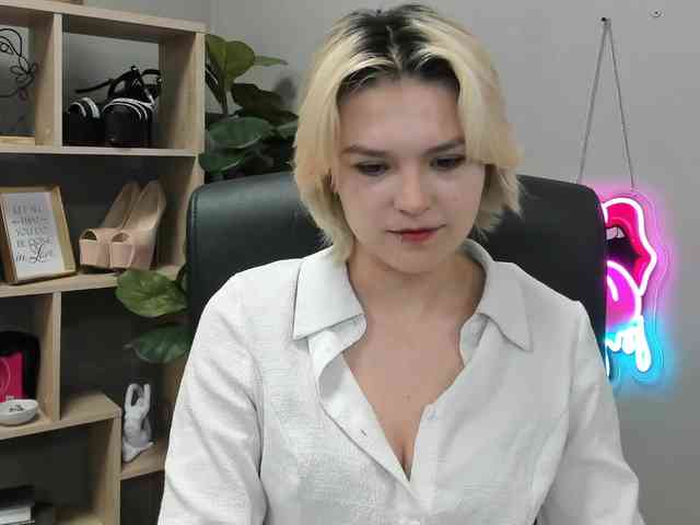 SweetLilyxo webcam
