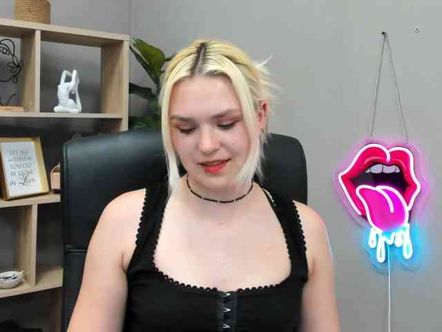 SweetLilyxo webcam