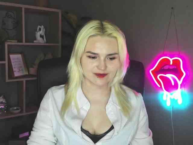 SweetLilyxo webcam